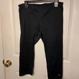 black cropped leggings